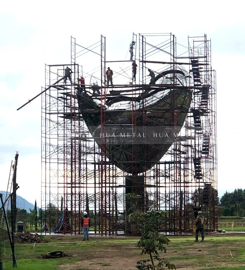 LOVE ME sculpture completed installatiion-2