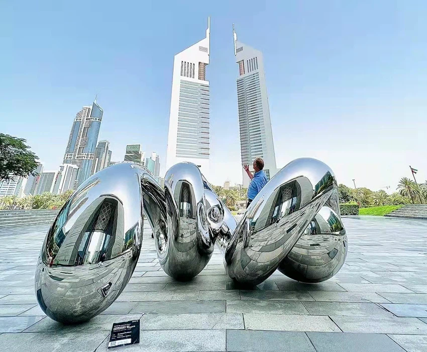 stainless steel Unwind sculpture in DIFC stainless steel Unwind sculpture in DIFC