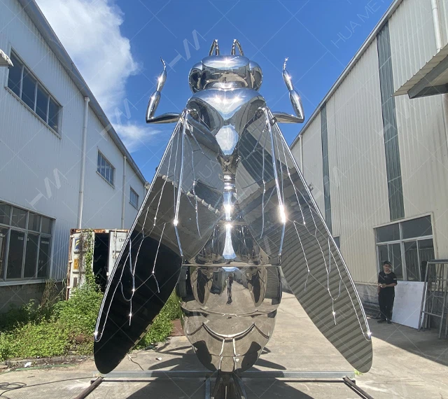 Mirror Stainless Steel Sculpture To Bee