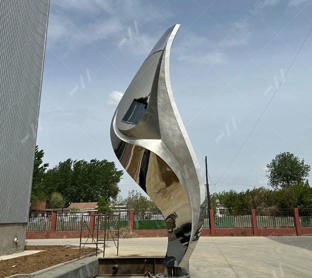stainless steel sculpture MIYIWTS 05