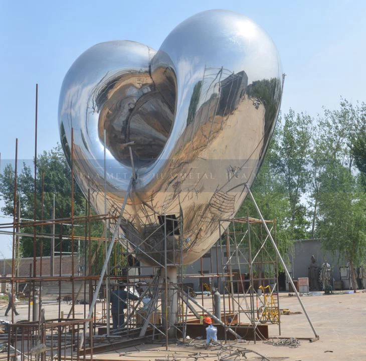 8-meters-mirror-polished-metal-sculpture-2