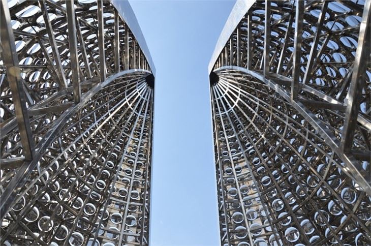Special-Large-Stainless-Steel-Wind-Sculpture-China-foundry