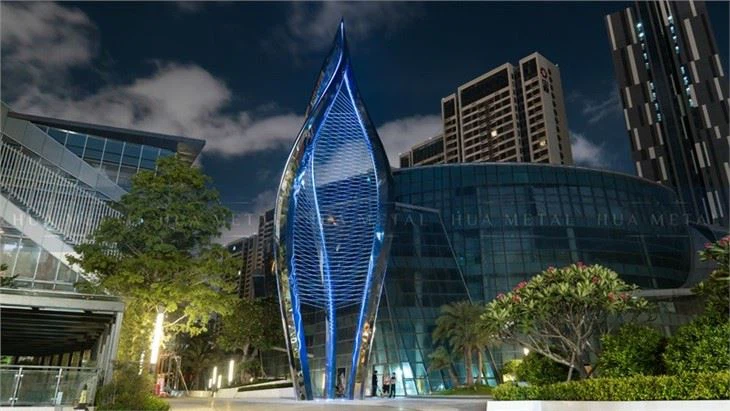 stainless-steel-garden-sculpture-fabrication