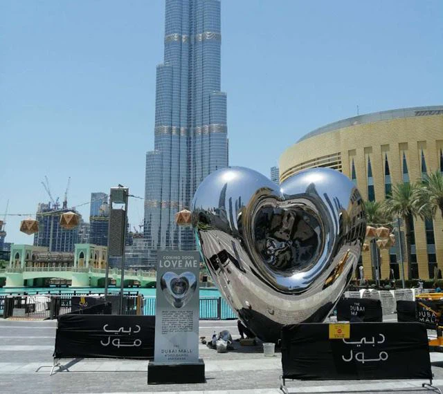 Superb Mirrorred Stainless Steel Sculpture Love Me