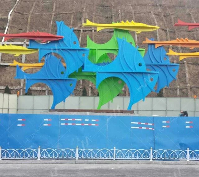 Large outdoor spray-painted sculpture 04